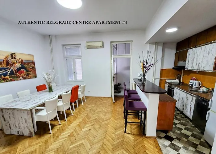 Authentic Centre For Large Groups, Republic Square - Up To 47 People In 5 Apartman *